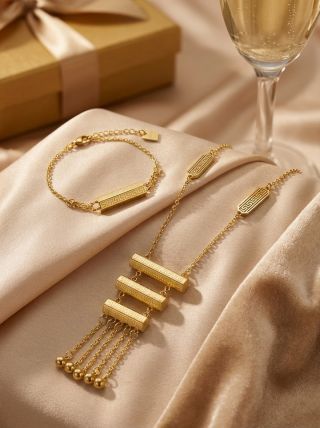 ✨ ZLATÝ MOMENT, ktorý sa neopakuje! ✨ Luxusný set FATYMA GOLD teraz za 39,90 € namiesto 49,90 € 💥 Daruj nadčasovú krásu –...